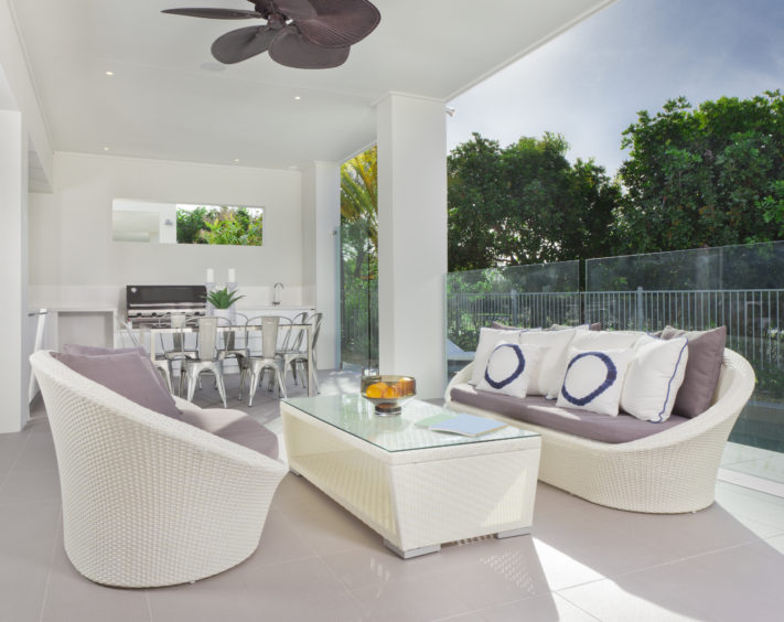 Modern under cover patio - Big Easy Patio
