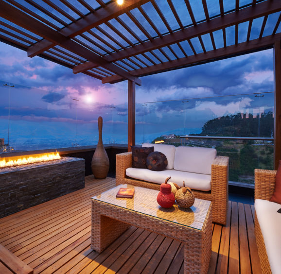 Interior design: Beautiful modern terrace lounge with pergola - Big Easy Patio